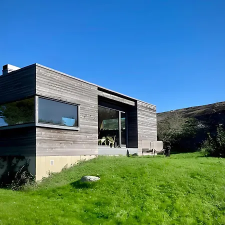 Exclusive With Pool, Coastal Rocks & Privacy *