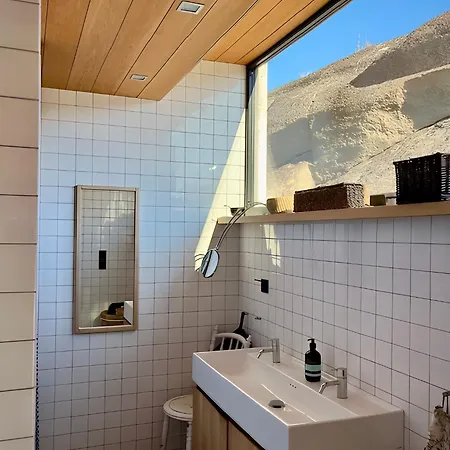 Exclusive With Pool, Coastal Rocks & Privacy *
